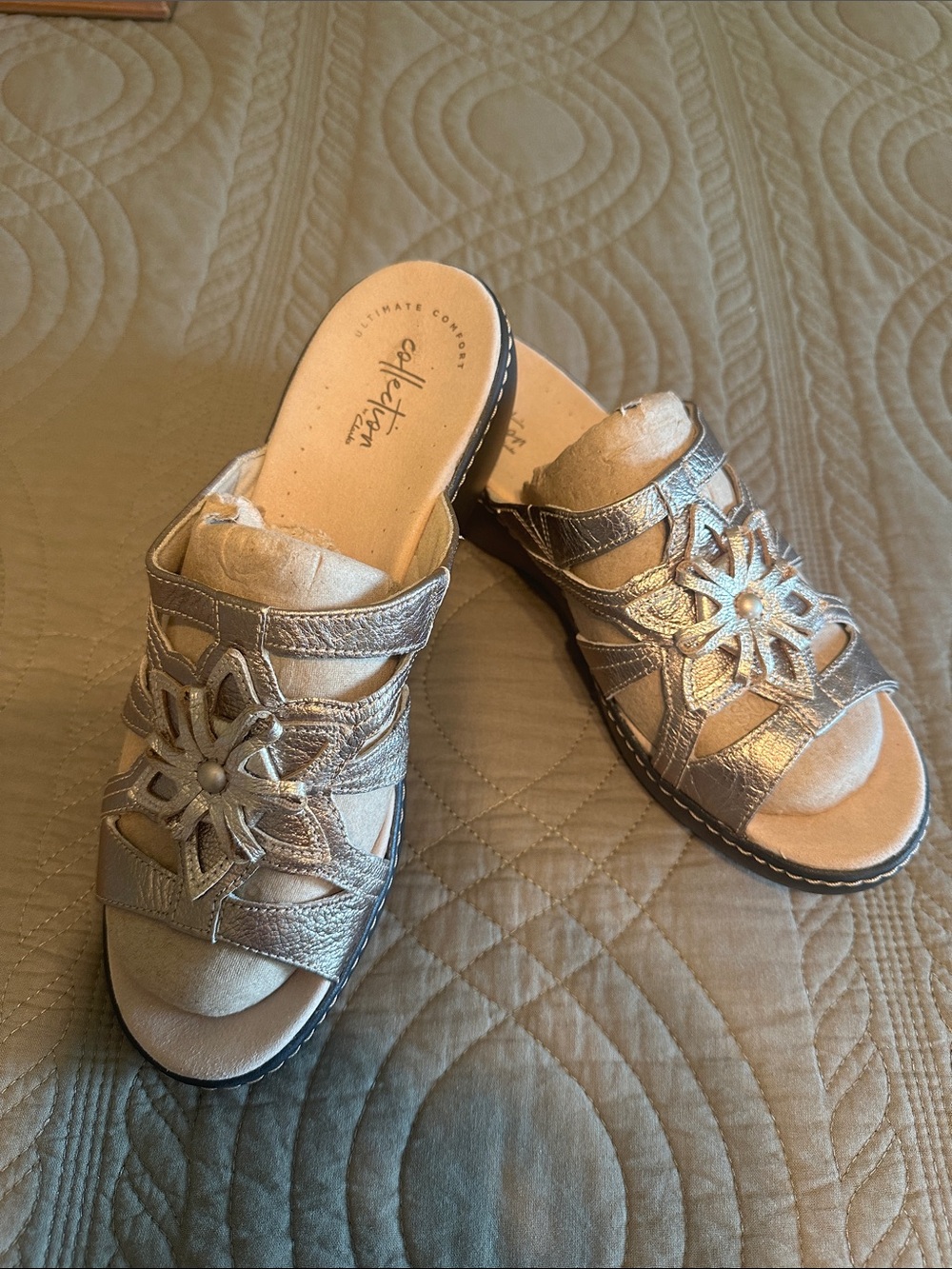 Clark’s  gold Floral Cutout Slip-On Mules 10M